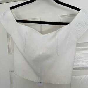 NWT Women’s White knit off the shoulder crop top